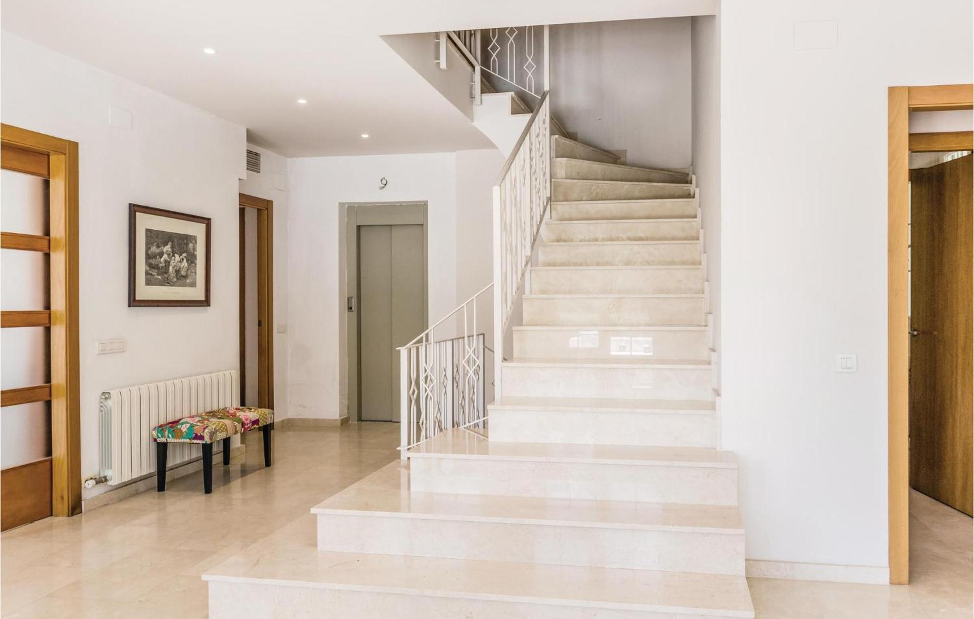 Nice Home In Cabrils With House A Mountain View Ngoại thất bức ảnh