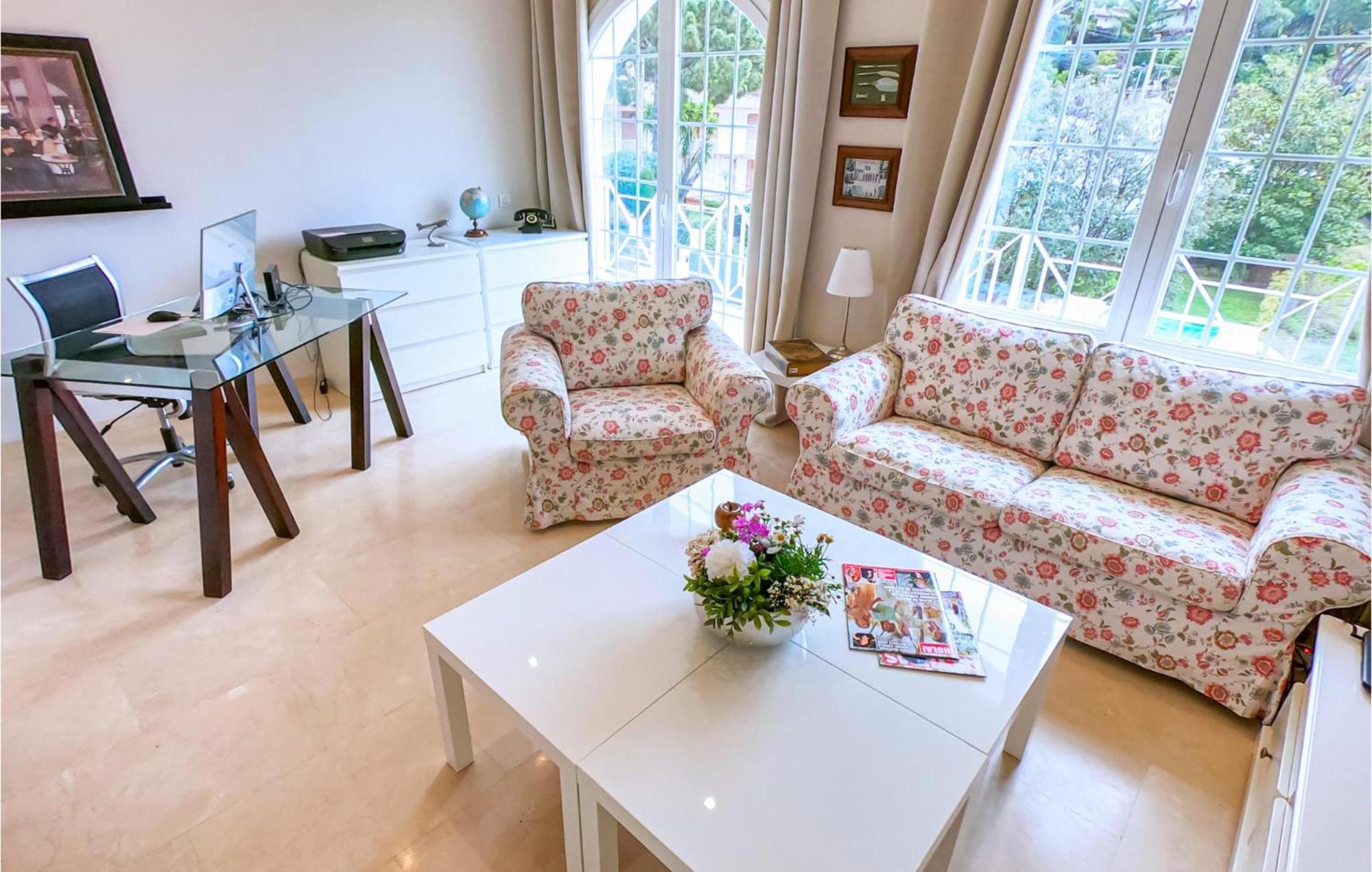 Nice Home In Cabrils With House A Mountain View Ngoại thất bức ảnh